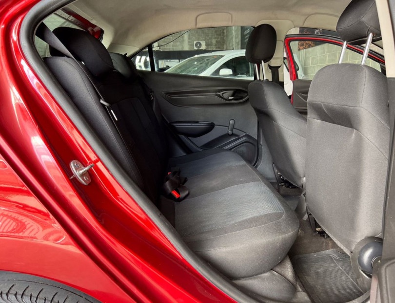 Carros Chevrolet Onix MPFI JOY Hatchback 2018 usados