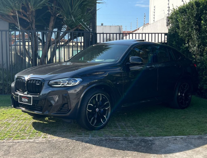 BMW X4 NAC. M40i 4X4 3.0 TB 2023 em Paraná - SóCarrão