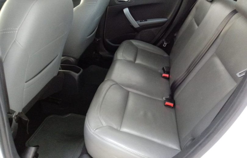 PEUGEOT 208 2015 1.5 ACTIVE PACK 8V FLEX 4P MANUAL - Carango - 98898 - Foto 9 PEUGEOT 208 2015 1.5 ACTIVE PACK 8V FLEX 4P MANUAL - Carango 98898 - Foto 9