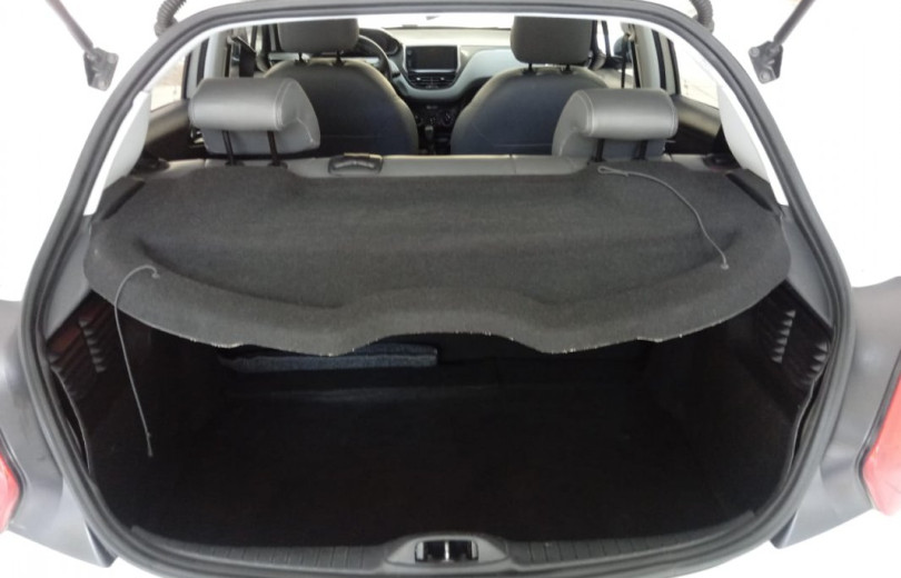 PEUGEOT 208 2015 1.5 ACTIVE PACK 8V FLEX 4P MANUAL - Carango - 98898 - Foto 5 PEUGEOT 208 2015 1.5 ACTIVE PACK 8V FLEX 4P MANUAL - Carango 98898 - Foto 5
