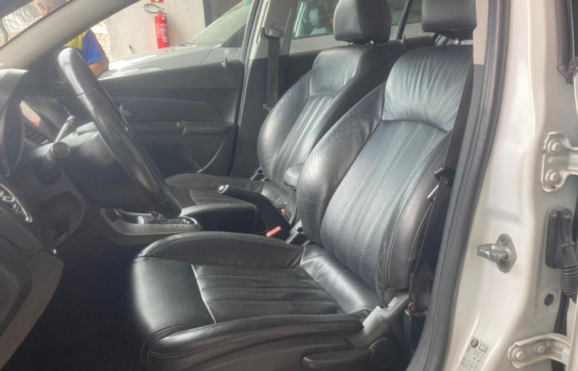 CHEVROLET CRUZE 2014 1.8 LT 16V FLEX 4P AUTOMATICO - Carango - 104477 - Foto 8 CHEVROLET CRUZE 2014 1.8 LT 16V FLEX 4P AUTOMATICO - Carango 104477 - Foto 8