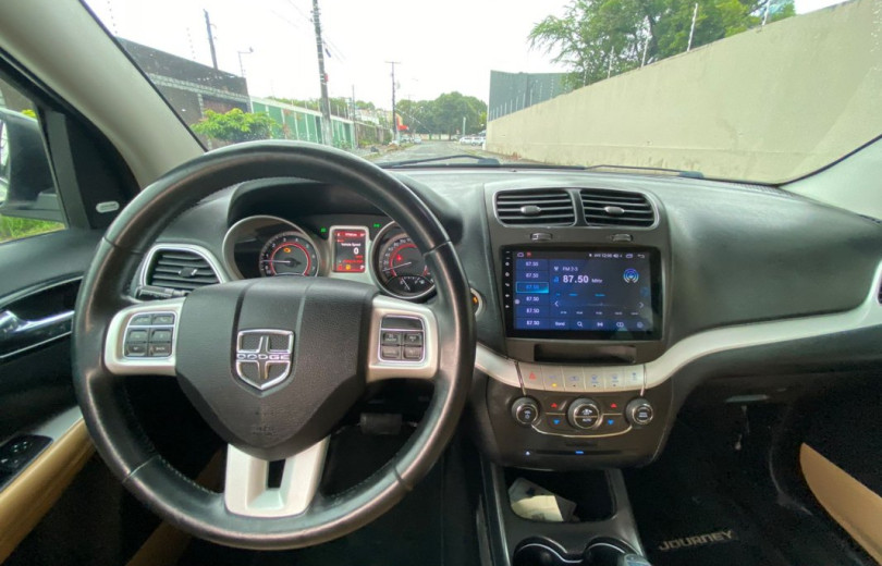 DODGE JOURNEY 2014 3.6 RT AWD V6 GASOLINA 4P AUTOMATICO - Carango - 105611 - Foto 6 DODGE JOURNEY 2014 3.6 RT AWD V6 GASOLINA 4P AUTOMATICO - Carango 105611 - Foto 6