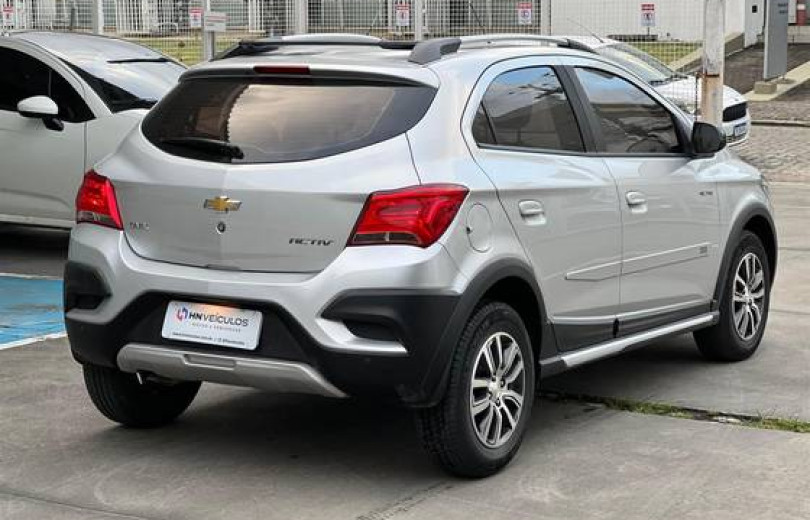CHEVROLET ONIX 2017 1.4 MPFI ACTIV 8V FLEX 4P AUTOMÁTICO  - Carango - 106972 - Foto 4 CHEVROLET ONIX 2017 1.4 MPFI ACTIV 8V FLEX 4P AUTOMÁTICO  - Carango 106972 - Foto 4