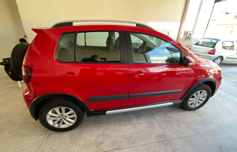 VOLKSWAGEN CROSSFOX 2013 1.6 MI 8V TOTAL FLEX 4P MANUAL - Carango - 108120 - Foto 3 VOLKSWAGEN CROSSFOX 2013 1.6 MI 8V TOTAL FLEX 4P MANUAL - Carango 108120 - Foto 3