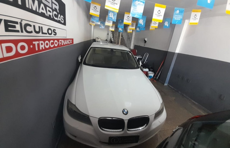 BMW 320i 2011 2.0 SEDAN 16V TURBO GASOLINA 4P AUTOMÁTICO - Carango - 110105 - Foto 1 BMW 320i 2011 2.0 SEDAN 16V TURBO GASOLINA 4P AUTOMÁTICO - Carango 110105 - Foto 1