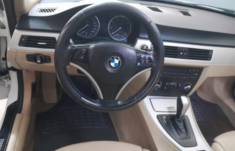 BMW 320i 2011 2.0 SEDAN 16V TURBO GASOLINA 4P AUTOMÁTICO - Carango - 110105 - Foto 5 BMW 320i 2011 2.0 SEDAN 16V TURBO GASOLINA 4P AUTOMÁTICO - Carango 110105 - Foto 5