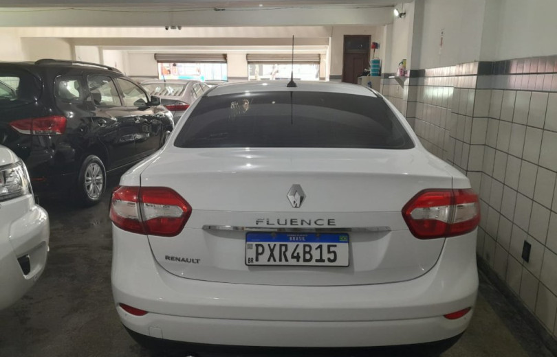 RENAULT FLUENCE 2016 2.0 DYNAMIQUE PLUS 16V FLEX 4P AUTOMATICO - Carango - 115996 - Foto 4 RENAULT FLUENCE 2016 2.0 DYNAMIQUE PLUS 16V FLEX 4P AUTOMATICO - Carango 115996 - Foto 4