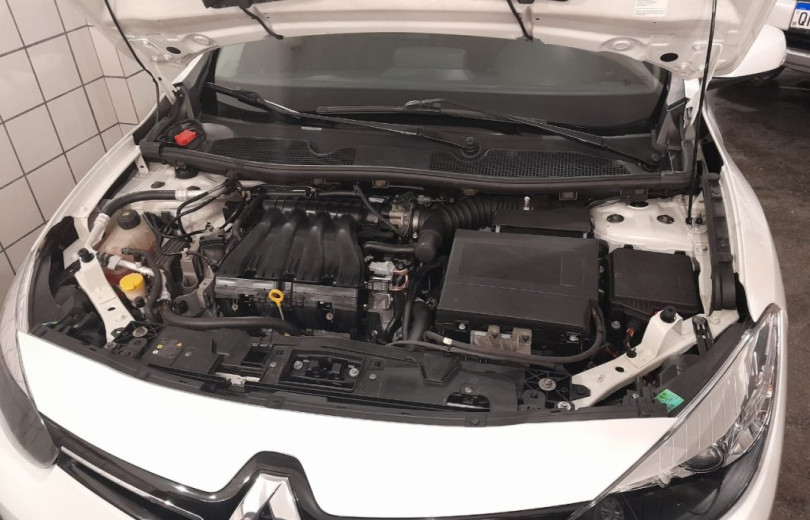 RENAULT FLUENCE 2016 2.0 DYNAMIQUE PLUS 16V FLEX 4P AUTOMATICO - Carango - 115996 - Foto 10 RENAULT FLUENCE 2016 2.0 DYNAMIQUE PLUS 16V FLEX 4P AUTOMATICO - Carango 115996 - Foto 10