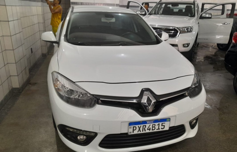 RENAULT FLUENCE 2016 2.0 DYNAMIQUE PLUS 16V FLEX 4P AUTOMATICO - Carango 115996 - Foto 2