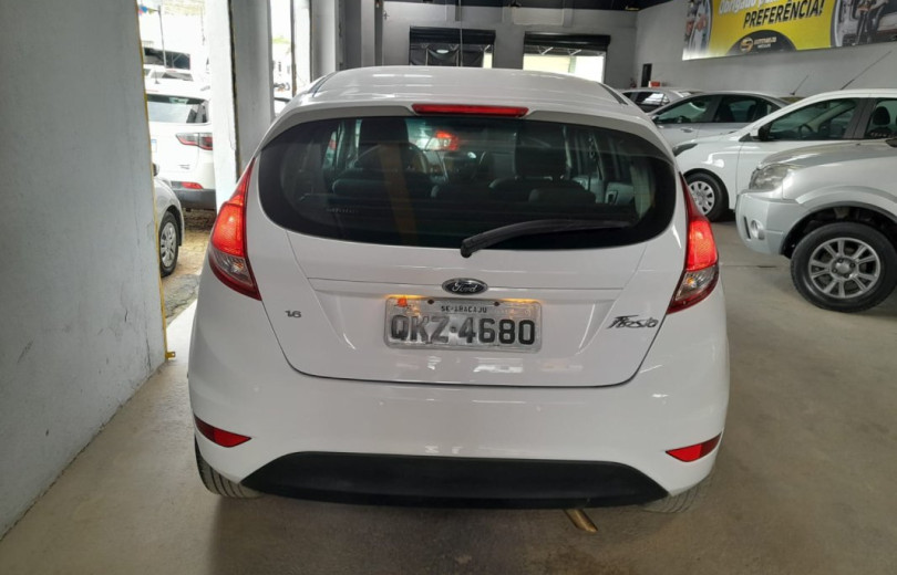 FORD FIESTA 2017 1.6 SE HATCH 16V FLEX 4P MANUAL - Carango - 117067 - Foto 4 FORD FIESTA 2017 1.6 SE HATCH 16V FLEX 4P MANUAL - Carango 117067 - Foto 4