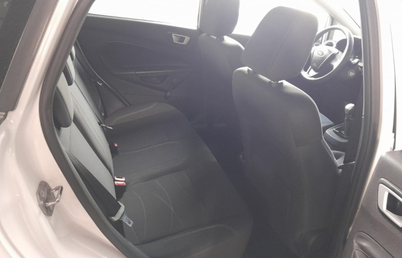 FORD FIESTA 2017 1.6 SE HATCH 16V FLEX 4P MANUAL - Carango - 117067 - Foto 9 FORD FIESTA 2017 1.6 SE HATCH 16V FLEX 4P MANUAL - Carango 117067 - Foto 9