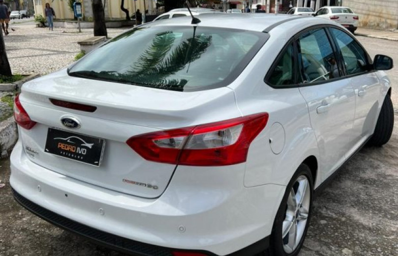 FORD FOCUS 2015  2.0 SE SEDAN AUTOMÁTICO  - Carango - 116845 - Foto 3 FORD FOCUS 2015  2.0 SE SEDAN AUTOMÁTICO  - Carango 116845 - Foto 3