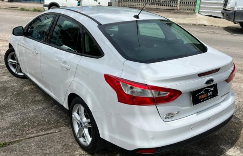 FORD FOCUS 2015  2.0 SE SEDAN AUTOMÁTICO  - Carango - 116845 - Foto 2 FORD FOCUS 2015  2.0 SE SEDAN AUTOMÁTICO  - Carango 116845 - Foto 2