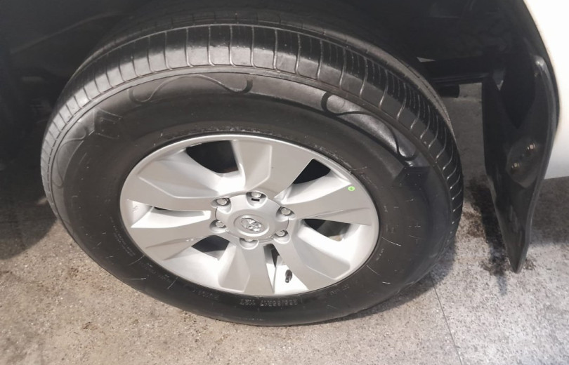 TOYOTA HILUX 2019 2.8 4X4 CS CHASSI 16V TURBO DIESEL 2P MANUAL - Carango - 116556 - Foto 4 TOYOTA HILUX 2019 2.8 4X4 CS CHASSI 16V TURBO DIESEL 2P MANUAL - Carango 116556 - Foto 4