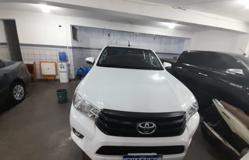 TOYOTA HILUX 2019 2.8 4X4 CS CHASSI 16V TURBO DIESEL 2P MANUAL - Carango - 116556 - Foto 2 TOYOTA HILUX 2019 2.8 4X4 CS CHASSI 16V TURBO DIESEL 2P MANUAL - Carango 116556 - Foto 2