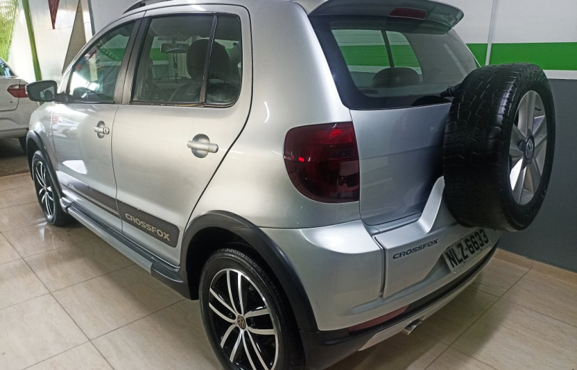VOLKSWAGEN CROSSFOX 2011 1.6 MI 8V TOTAL FLEX 4P MANUAL - Carango - 116906 - Foto 6 VOLKSWAGEN CROSSFOX 2011 1.6 MI 8V TOTAL FLEX 4P MANUAL - Carango 116906 - Foto 6