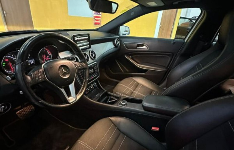 Mercedes C-200 2015 1.8 16V AUT C-200 KOMPRESSOR AVANT. - Carango - 117410 - Foto 6 Mercedes C-200 2015 1.8 16V AUT C-200 KOMPRESSOR AVANT. - Carango 117410 - Foto 6