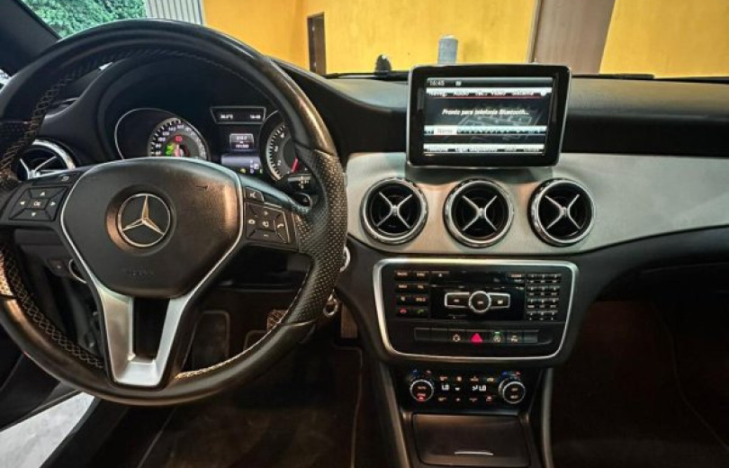 Mercedes C-200 2015 1.8 16V AUT C-200 KOMPRESSOR AVANT. - Carango - 117410 - Foto 7 Mercedes C-200 2015 1.8 16V AUT C-200 KOMPRESSOR AVANT. - Carango 117410 - Foto 7