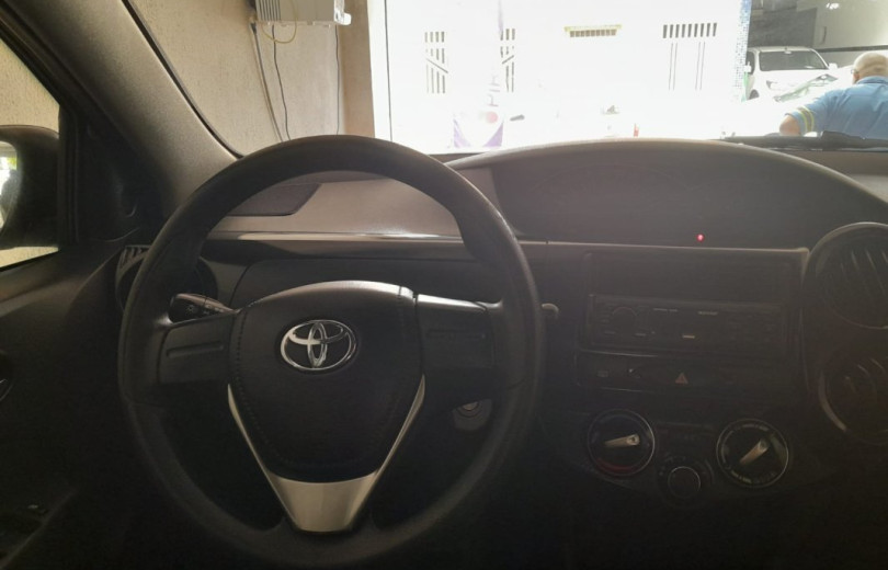 TOYOTA ETIOS 2016 1.3 16V FLEX 4P MANUAL - Carango - 117352 - Foto 7 TOYOTA ETIOS 2016 1.3 16V FLEX 4P MANUAL - Carango 117352 - Foto 7