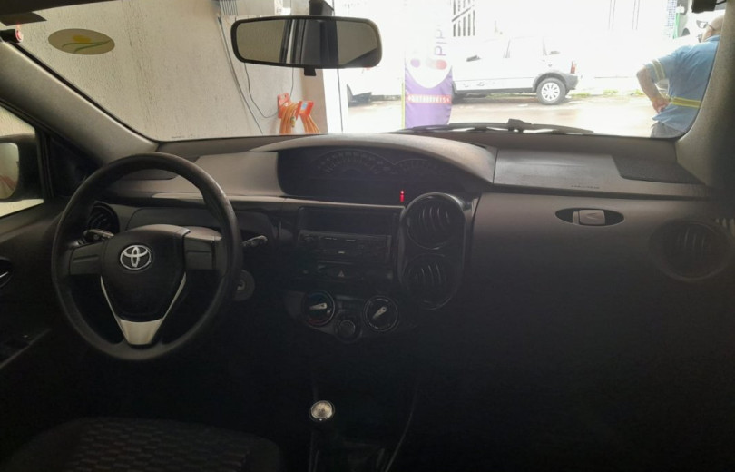 TOYOTA ETIOS 2016 1.3 16V FLEX 4P MANUAL - Carango - 117352 - Foto 6 TOYOTA ETIOS 2016 1.3 16V FLEX 4P MANUAL - Carango 117352 - Foto 6