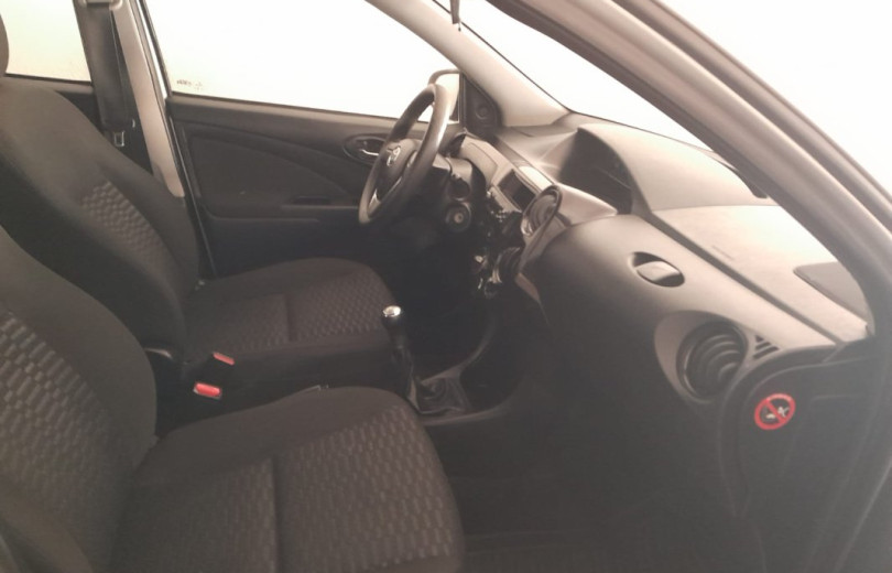 TOYOTA ETIOS 2016 1.3 16V FLEX 4P MANUAL - Carango - 117352 - Foto 8 TOYOTA ETIOS 2016 1.3 16V FLEX 4P MANUAL - Carango 117352 - Foto 8