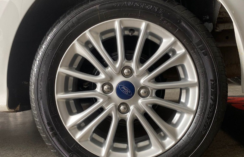 FORD KA 2019 1.5 TI-VCT FLEX TITANIUM SEDAN AUTOMÁTICO - Carango - 118047 - Foto 6 FORD KA 2019 1.5 TI-VCT FLEX TITANIUM SEDAN AUTOMÁTICO - Carango 118047 - Foto 6
