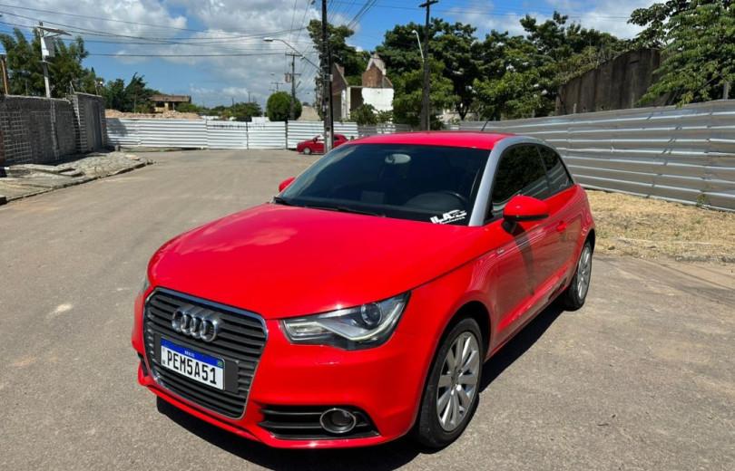 AUDI A1 2012 1.4 TFSI SPORTBACK EDITION S-LINE AUTOMÁTICO - Carango - 119482 - Foto 1 AUDI A1 2012 1.4 TFSI SPORTBACK EDITION S-LINE AUTOMÁTICO - Carango 119482 - Foto 1
