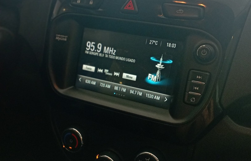 CHEVROLET COBALT 2017 1.8 MPFI LTZ 8V FLEX 4P AUTOMÁTICO - Carango - 120828 - Foto 10 CHEVROLET COBALT 2017 1.8 MPFI LTZ 8V FLEX 4P AUTOMÁTICO - Carango 120828 - Foto 10