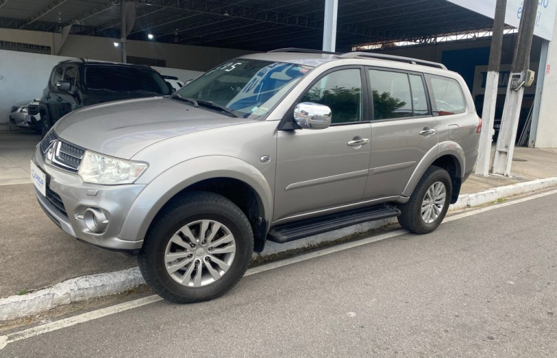 MITSUBISHI PAJERO DAKAR 2015 3.2 HPE 4X4 16V DIESEL 4P AUTOMÁTICO - Carango - 121718 - Foto 1 MITSUBISHI PAJERO DAKAR 2015 3.2 HPE 4X4 16V DIESEL 4P AUTOMÁTICO - Carango 121718 - Foto 1