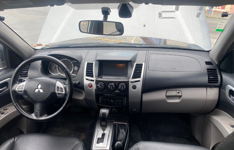 MITSUBISHI PAJERO DAKAR 2015 3.2 HPE 4X4 16V DIESEL 4P AUTOMÁTICO - Carango - 121718 - Foto 5 MITSUBISHI PAJERO DAKAR 2015 3.2 HPE 4X4 16V DIESEL 4P AUTOMÁTICO - Carango 121718 - Foto 5