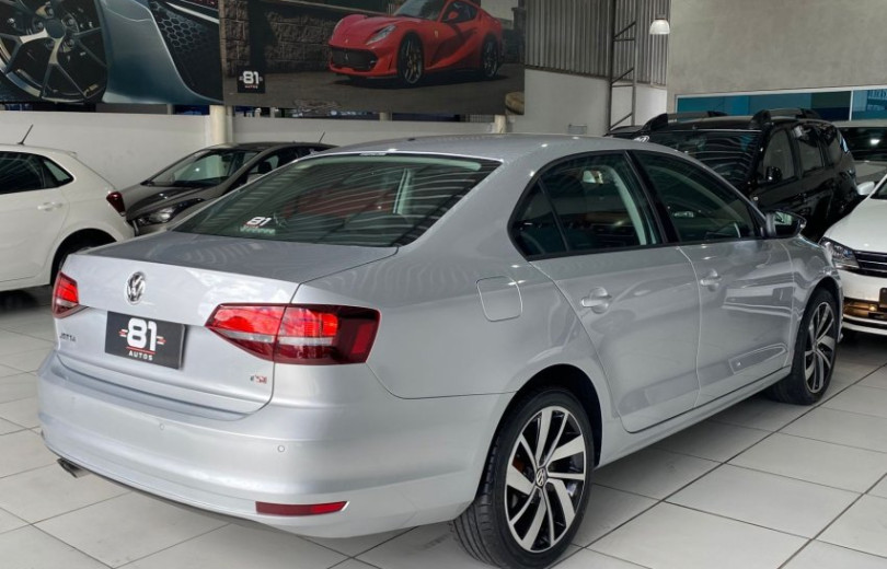 VOLKSWAGEN JETTA 2016  1.4 TSI Comfortline GASOLINA  AUT. - Carango - 122113 - Foto 5 VOLKSWAGEN JETTA 2016  1.4 TSI Comfortline GASOLINA  AUT. - Carango 122113 - Foto 5