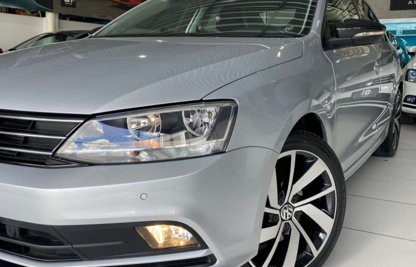 VOLKSWAGEN JETTA 2016  1.4 TSI Comfortline GASOLINA  AUT. - Carango - 122113 - Foto 6 VOLKSWAGEN JETTA 2016  1.4 TSI Comfortline GASOLINA  AUT. - Carango 122113 - Foto 6