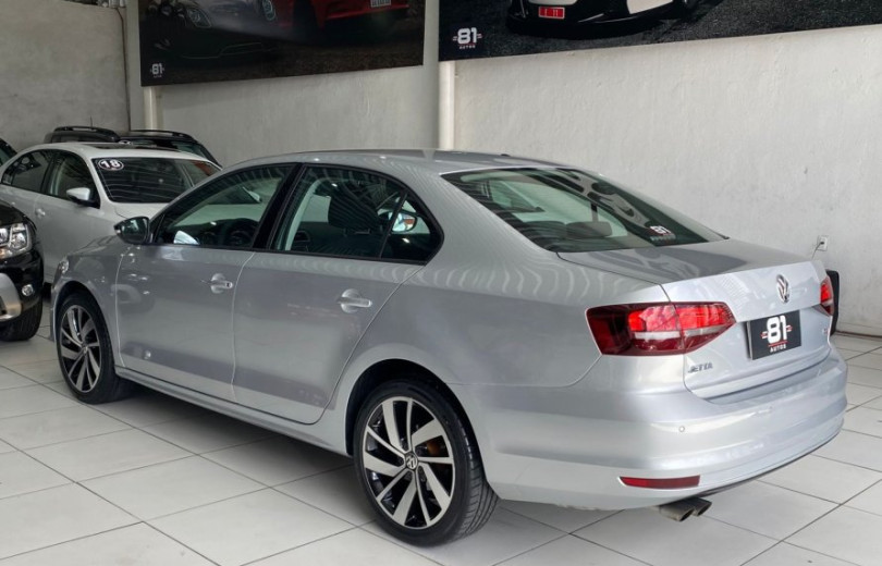 VOLKSWAGEN JETTA 2016  1.4 TSI Comfortline GASOLINA  AUT. - Carango - 122113 - Foto 3 VOLKSWAGEN JETTA 2016  1.4 TSI Comfortline GASOLINA  AUT. - Carango 122113 - Foto 3