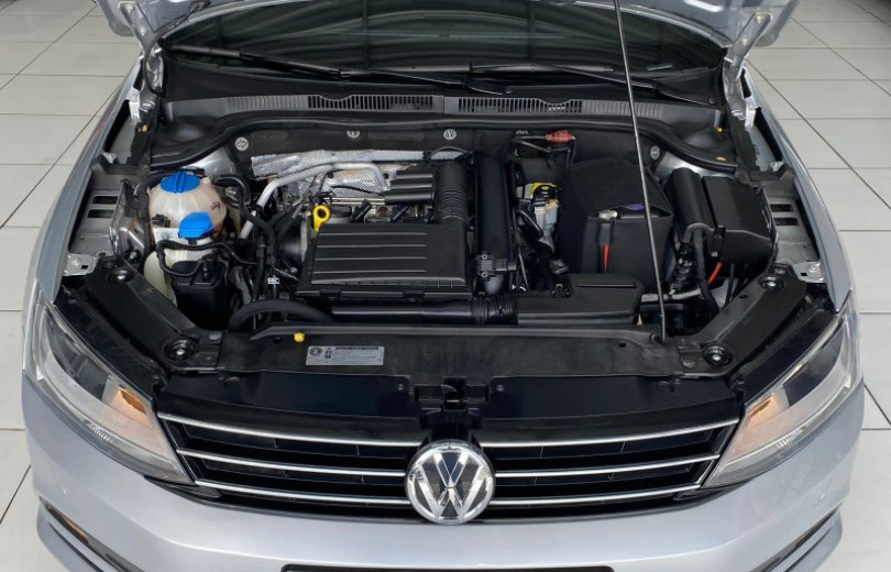 VOLKSWAGEN JETTA 2016  1.4 TSI Comfortline GASOLINA  AUT. - Carango - 122113 - Foto 10 VOLKSWAGEN JETTA 2016  1.4 TSI Comfortline GASOLINA  AUT. - Carango 122113 - Foto 10