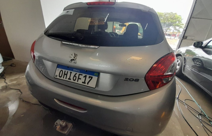 PEUGEOT 208 2014 1.5 ALLURE 8V FLEX 4P MANUAL - Carango - 123414 - Foto 4 PEUGEOT 208 2014 1.5 ALLURE 8V FLEX 4P MANUAL - Carango 123414 - Foto 4