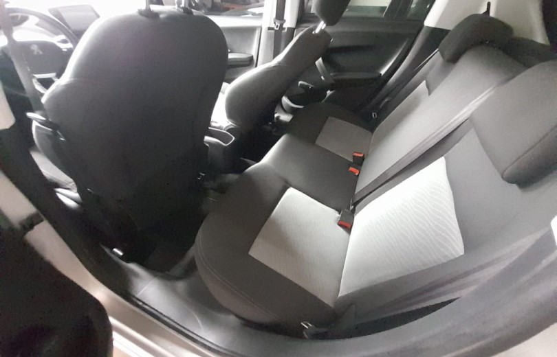 PEUGEOT 208 2014 1.5 ALLURE 8V FLEX 4P MANUAL - Carango - 123414 - Foto 9 PEUGEOT 208 2014 1.5 ALLURE 8V FLEX 4P MANUAL - Carango 123414 - Foto 9