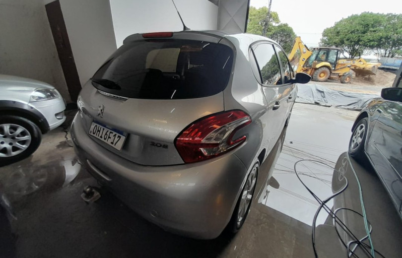 PEUGEOT 208 2014 1.5 ALLURE 8V FLEX 4P MANUAL - Carango - 123414 - Foto 3 PEUGEOT 208 2014 1.5 ALLURE 8V FLEX 4P MANUAL - Carango 123414 - Foto 3