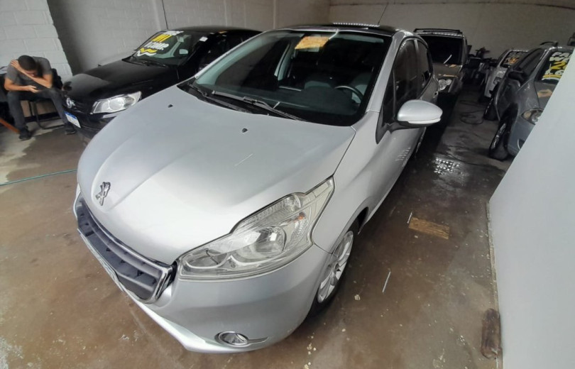 PEUGEOT 208 2014 1.5 ALLURE 8V FLEX 4P MANUAL - Carango - 123414 - Foto 1 PEUGEOT 208 2014 1.5 ALLURE 8V FLEX 4P MANUAL - Carango 123414 - Foto 1