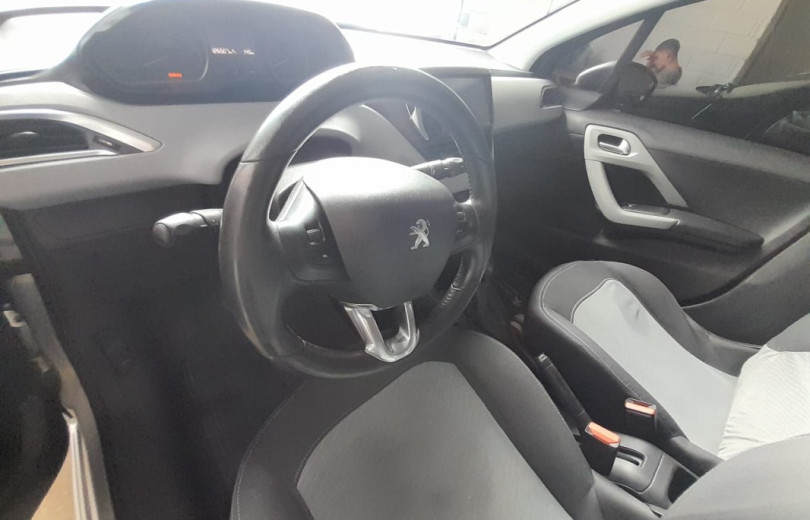 PEUGEOT 208 2014 1.5 ALLURE 8V FLEX 4P MANUAL - Carango - 123414 - Foto 6 PEUGEOT 208 2014 1.5 ALLURE 8V FLEX 4P MANUAL - Carango 123414 - Foto 6