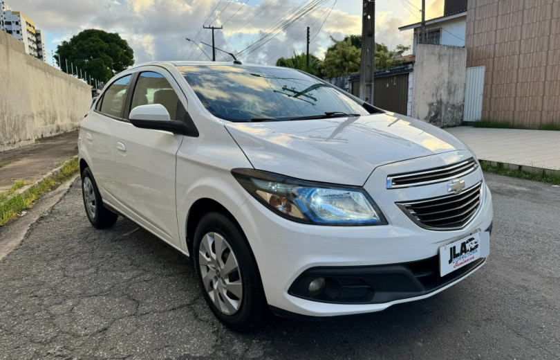 CHEVROLET ONIX 2015 1.4 MPFI LT 8V FLEX 4P MANUAL - Carango - 124032 - Foto 1 CHEVROLET ONIX 2015 1.4 MPFI LT 8V FLEX 4P MANUAL - Carango 124032 - Foto 1