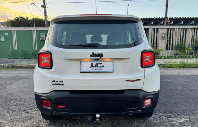 JEEP RENEGADE 2016 2.0 16V TURBO DIESEL TRAILHAWK 4P 4X4 AUTOMÁTICO - Carango - 123847 - Foto 4 JEEP RENEGADE 2016 2.0 16V TURBO DIESEL TRAILHAWK 4P 4X4 AUTOMÁTICO - Carango 123847 - Foto 4