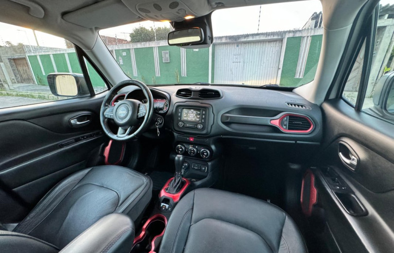 JEEP RENEGADE 2016 2.0 16V TURBO DIESEL TRAILHAWK 4P 4X4 AUTOMÁTICO - Carango - 123847 - Foto 6 JEEP RENEGADE 2016 2.0 16V TURBO DIESEL TRAILHAWK 4P 4X4 AUTOMÁTICO - Carango 123847 - Foto 6