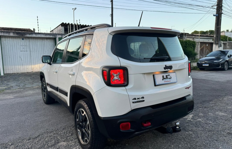 JEEP RENEGADE 2016 2.0 16V TURBO DIESEL TRAILHAWK 4P 4X4 AUTOMÁTICO - Carango - 123847 - Foto 3 JEEP RENEGADE 2016 2.0 16V TURBO DIESEL TRAILHAWK 4P 4X4 AUTOMÁTICO - Carango 123847 - Foto 3
