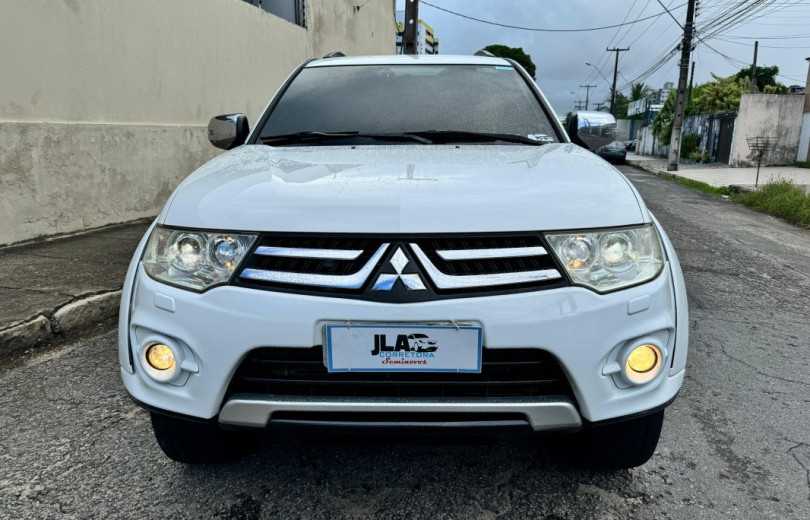 MITSUBISHI PAJERO DAKAR 2016 3.2 HPE 4X4 7 LUGARES 16V TURBO INTERCOOLER DIESEL 4P AUTOMÁTICO. - Carango - 124024 - Foto 2 MITSUBISHI PAJERO DAKAR 2016 3.2 HPE 4X4 7 LUGARES 16V TURBO INTERCOOLER DIESEL 4P AUTOMÁTICO. - Carango 124024 - Foto 2
