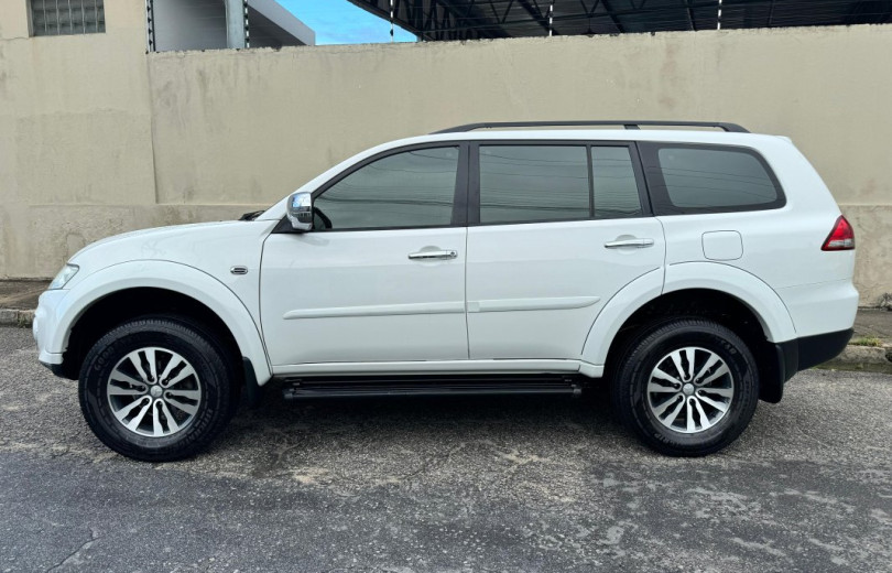MITSUBISHI PAJERO DAKAR 2016 3.2 HPE 4X4 7 LUGARES 16V TURBO INTERCOOLER DIESEL 4P AUTOMÁTICO. - Carango - 124024 - Foto 6 MITSUBISHI PAJERO DAKAR 2016 3.2 HPE 4X4 7 LUGARES 16V TURBO INTERCOOLER DIESEL 4P AUTOMÁTICO. - Carango 124024 - Foto 6