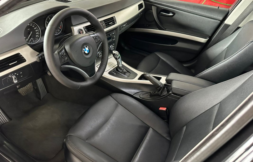 BMW 320i 2010 2.0 16V GASOLINA 4P AUTOMATICO - Carango - 124646 - Foto 7 BMW 320i 2010 2.0 16V GASOLINA 4P AUTOMATICO - Carango 124646 - Foto 7