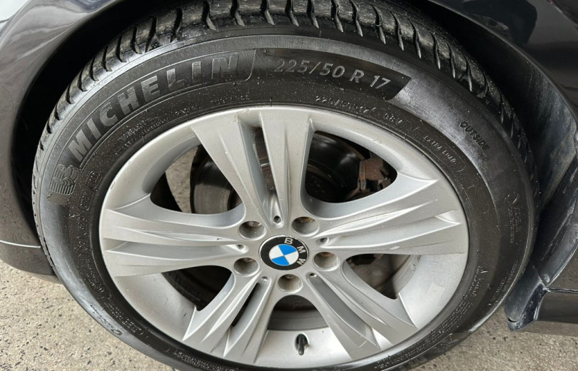 BMW 320i 2010 2.0 16V GASOLINA 4P AUTOMATICO - Carango - 124646 - Foto 9 BMW 320i 2010 2.0 16V GASOLINA 4P AUTOMATICO - Carango 124646 - Foto 9