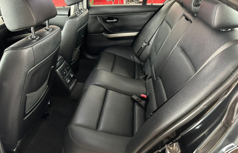 BMW 320i 2010 2.0 16V GASOLINA 4P AUTOMATICO - Carango - 124646 - Foto 8 BMW 320i 2010 2.0 16V GASOLINA 4P AUTOMATICO - Carango 124646 - Foto 8