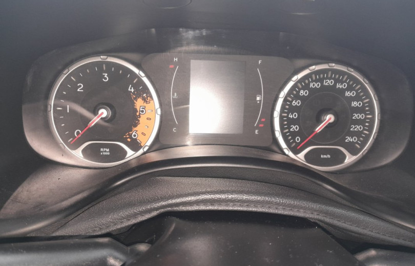 JEEP RENEGADE 2016 2.0 16V TURBO DIESEL LONGITUDE 4P 4X4 AUTOMÁTICO - Carango - 124264 - Foto 7 JEEP RENEGADE 2016 2.0 16V TURBO DIESEL LONGITUDE 4P 4X4 AUTOMÁTICO - Carango 124264 - Foto 7