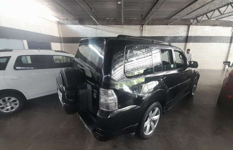 MITSUBISHI PAJERO 2014 3.2 HPE 4X4 DIESEL 4P AUTOMÁTICO - Carango - 124951 - Foto 3 MITSUBISHI PAJERO 2014 3.2 HPE 4X4 DIESEL 4P AUTOMÁTICO - Carango 124951 - Foto 3